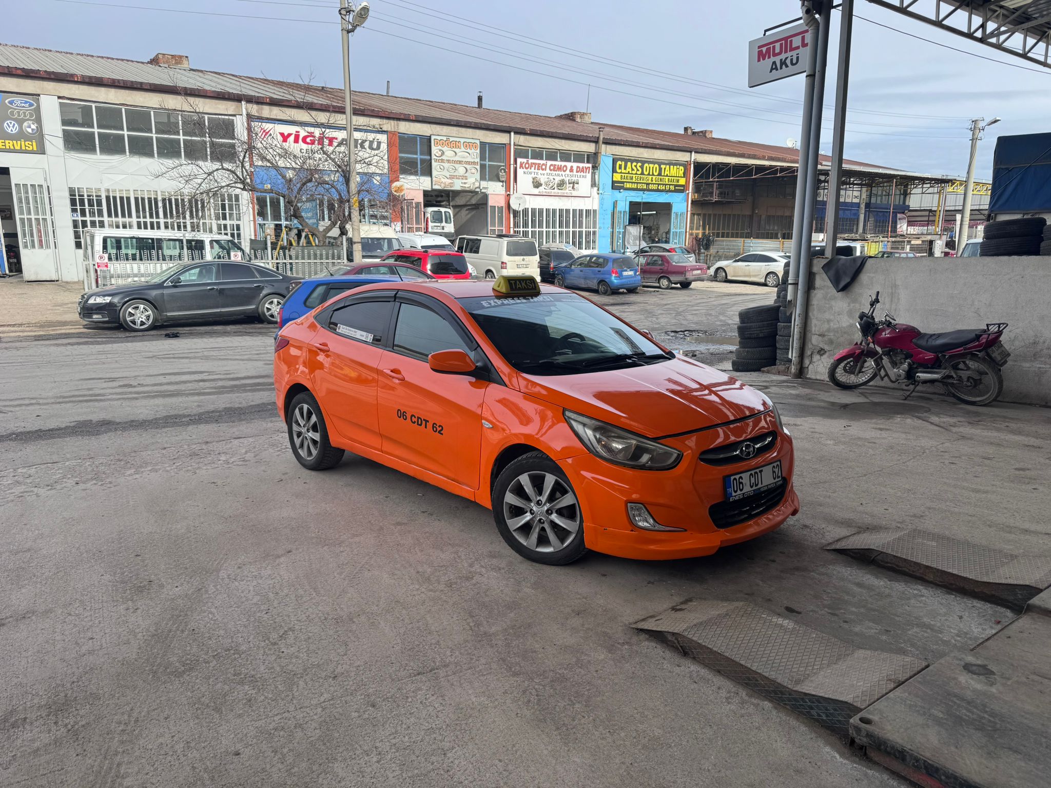 Bagaj ve valiz alanı